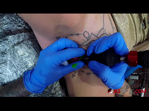 ❤️ Extremt tatuerade snyggingen Sully Savage fick en tatuering på sin klitoris ❤ Just porr at sv.thebestfetishsites.ru ❤